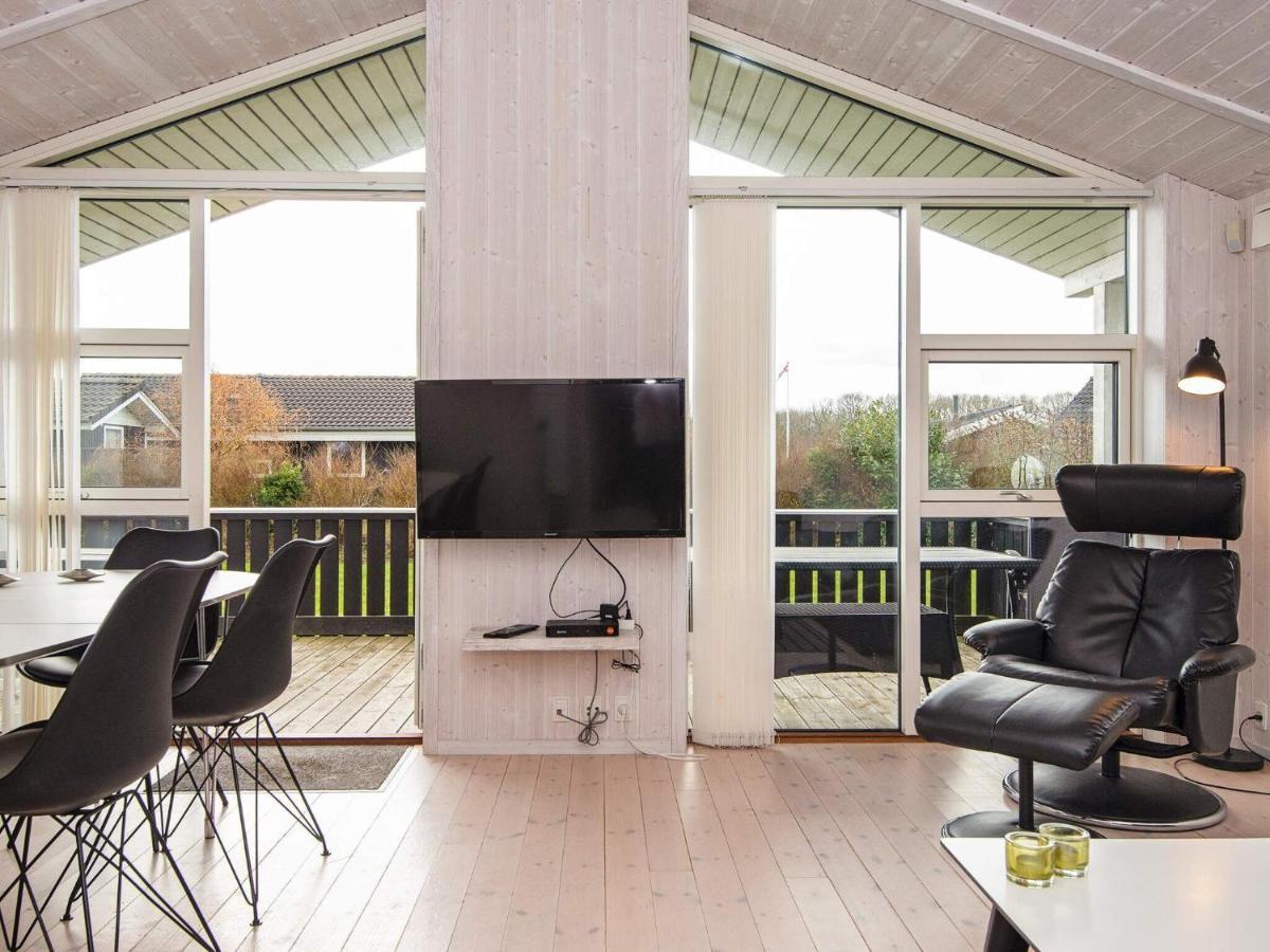 Three-Bedroom Holiday Home In Juelsminde 18 Sonderby  Exterior foto