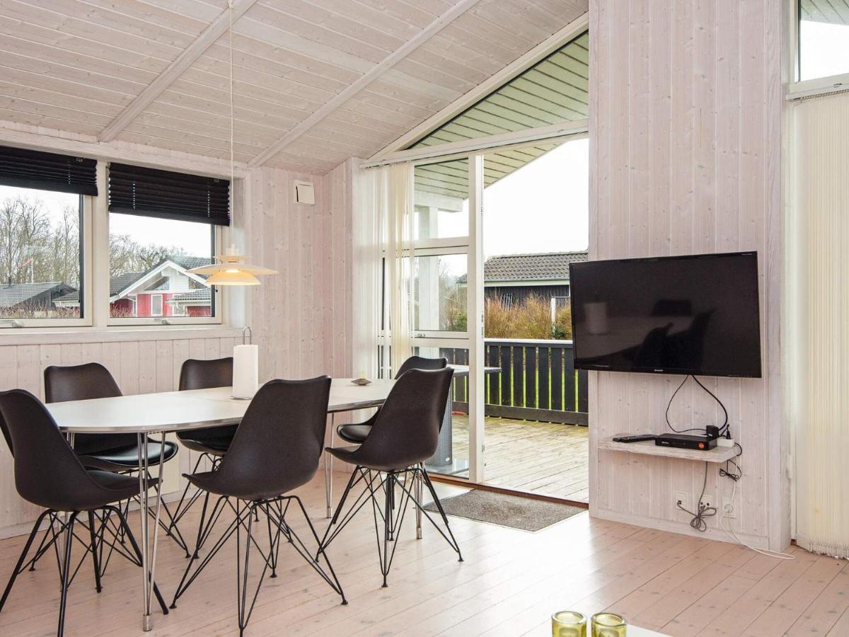 Three-Bedroom Holiday Home In Juelsminde 18 Sonderby  Exterior foto