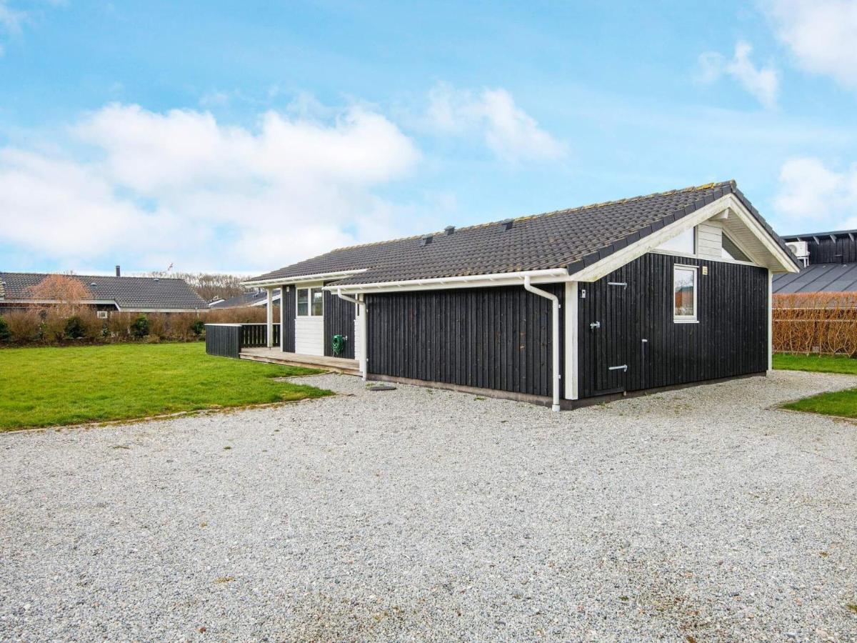 Three-Bedroom Holiday Home In Juelsminde 18 Sonderby  Exterior foto