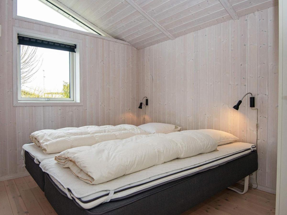 Three-Bedroom Holiday Home In Juelsminde 18 Sonderby  Exterior foto